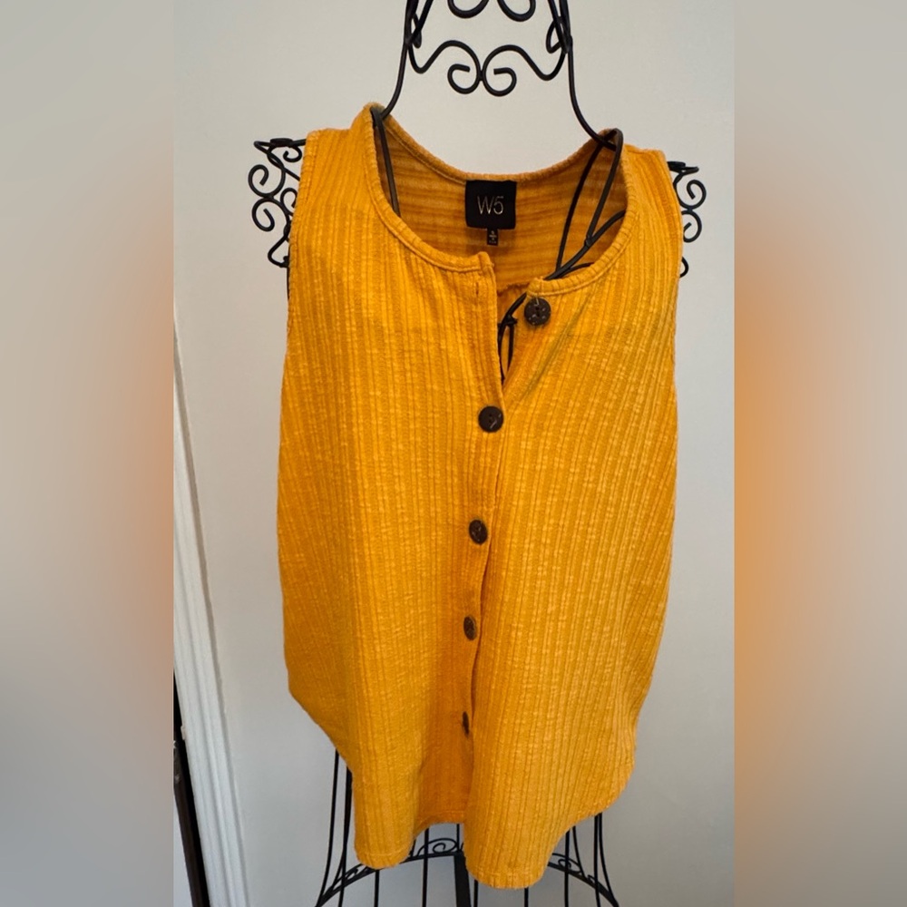 W5 Women's Gold Sleeveless Blouse